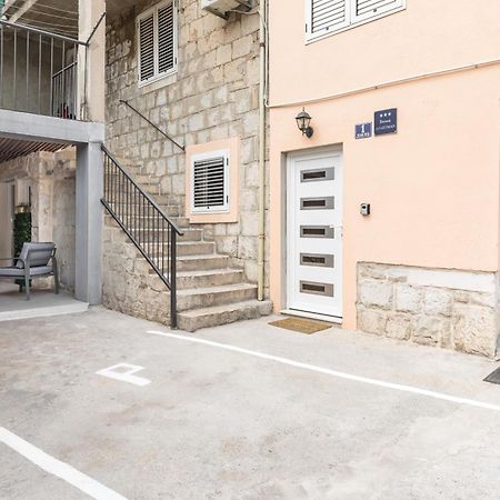 Heritage Apartman Geza In Centar With Private Parking Kastela Ngoại thất bức ảnh