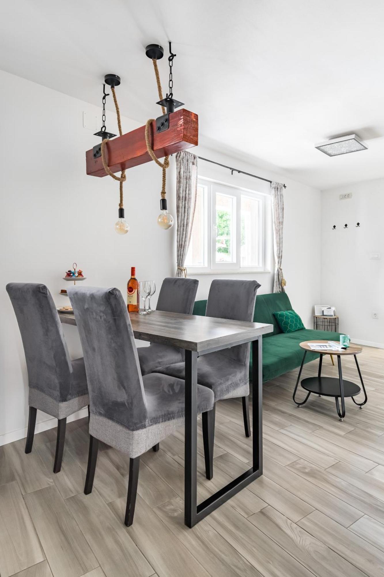 Heritage Apartman Geza In Centar With Private Parking Kastela Ngoại thất bức ảnh